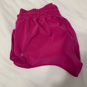 lululemon hot pink ripened raspberry hotty hot shorts